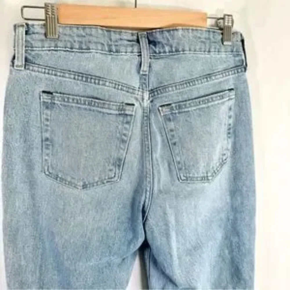 Free Assembly 90's Straight Light Wash Denim Jeans Distressed - Picture 2 of 5